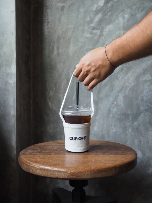 Cup sleeve with handle CUP.OFF white